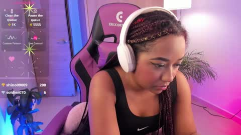 Snapshot of aisharose_ chatting on 02.23.25 Aisha online show from 02.23.25