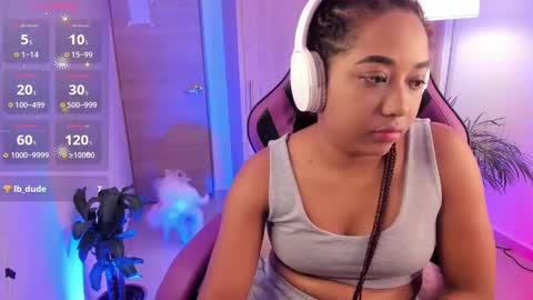 Snapshot of aisharose_ chatting on 02.25.25 Aisha online show from 02.25.25