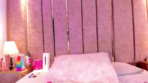 AishaValcazar online show from 04.17.26