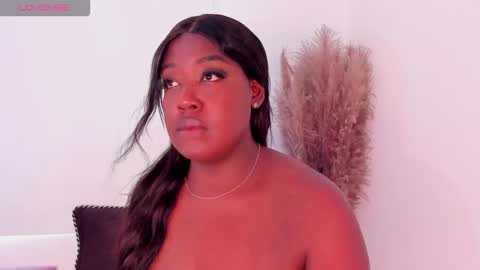 Snapshot of aishazaa chatting on 11.17.25 aishazaa online show from 11.17.25