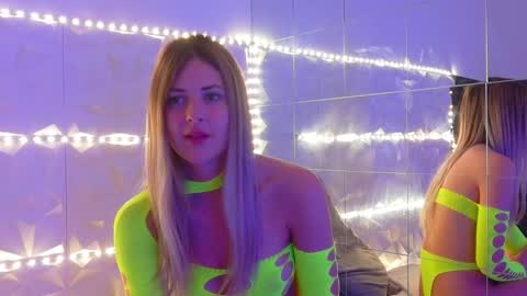 Aisha online show from 10.15.25