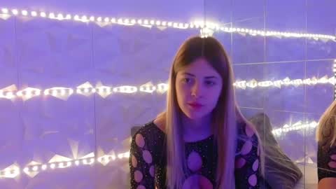 Aisha online show from 11.06.25