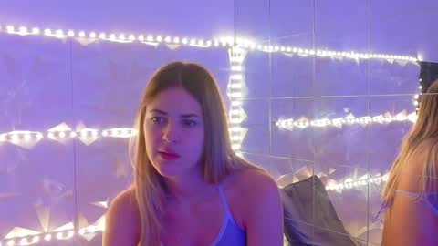 Aisha online show from 11.10.25