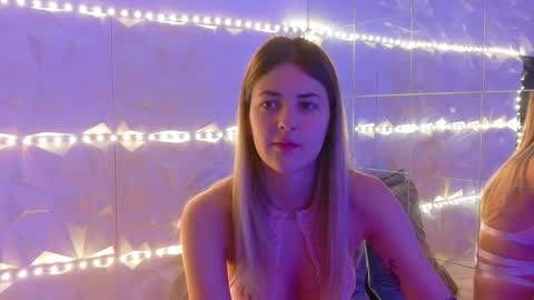 Aisha online show from 11.19.25