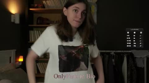 Snapshot of aislyfarran chatting on 02.01.26 Aliza online show from 02.01.26