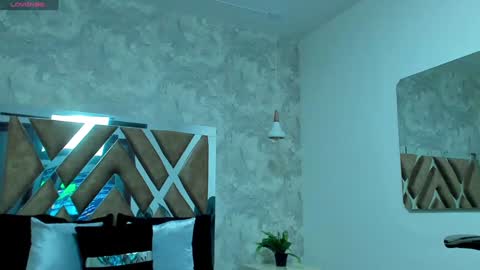 little aitana  online show from 12.04.24