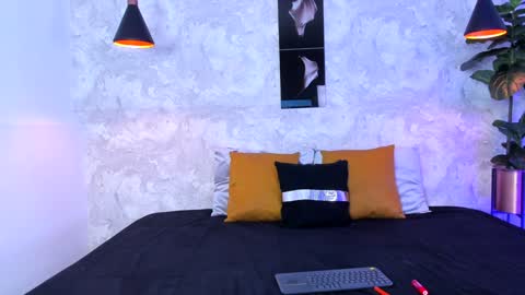 little aitana  online show from 12.10.24