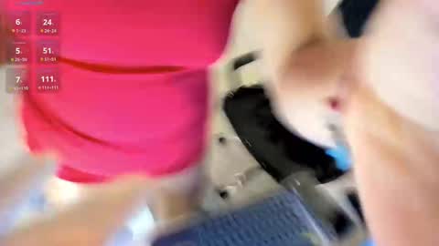 Snapshot of aitana_purple chatting on 10.19.25 Aitana online show from 10.19.25