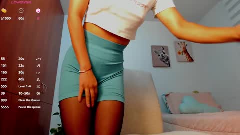 Snapshot of aitanaa1_ chatting on 02.22.25 Aitana online show from 02.22.25