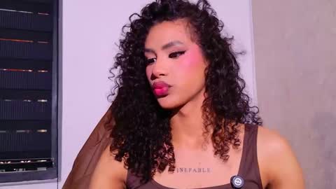 Queen Dumont   online show from 02.07.26