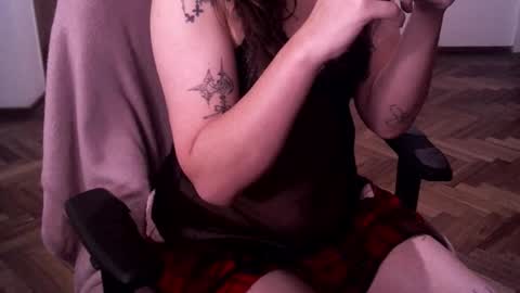 Snapshot of akamedolle chatting on 09.24.25 Veronica Akame 3 online show from 09.24.25