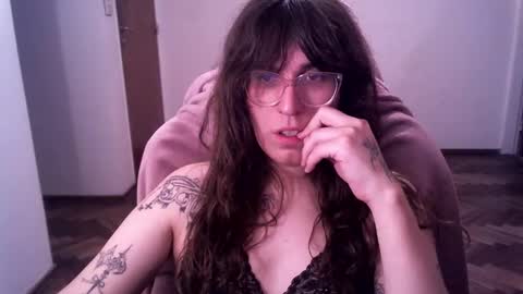 Snapshot of akamedolle chatting on 11.12.25 Veronica Akame 3 online show from 11.12.25