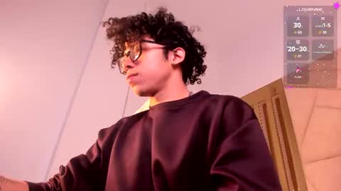 Snapshot of akazaboy chatting on 06.25.26 akazaboy online show from 06.25.26