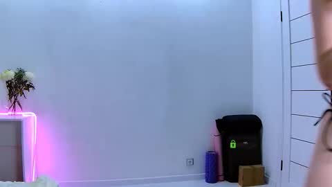 Snapshot of akerya chatting on 02.27.26 Hi Im Oli online show from 02.27.26