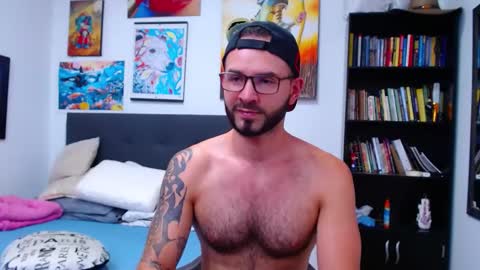 Snapshot of akiles_r chatting on 12.18.24 akiles online show from 12.18.24
