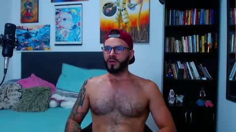Snapshot of akiles_r chatting on 02.27.25 akiles online show from 02.27.25