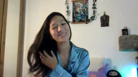 Akira Skye online show from 09.26.25