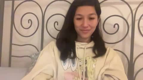 Akira Skye online show from 01.12.26