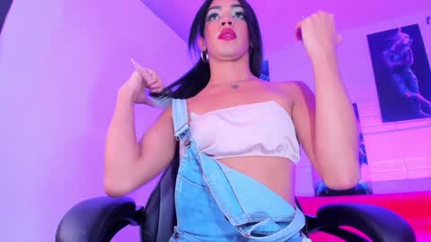 Snapshot of alahia__rodriguez chatting on 01.13.25 Alahia Rodriguez online show from 01.13.25