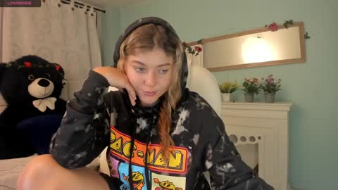 Snapshot of alaia_greyy chatting on 12.17.24 Alaia online show from 12.17.24