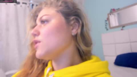 Snapshot of alaia_greyy chatting on 02.27.25 Alaia online show from 02.27.25