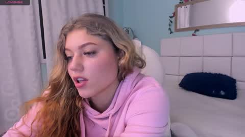 Snapshot of alaia_greyy chatting on 02.28.25 Alaia online show from 02.28.25