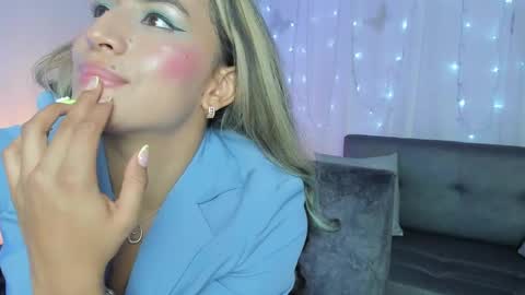 Snapshot of alaia_love77 chatting on 03.08.25 Alaia online show from 03.08.25