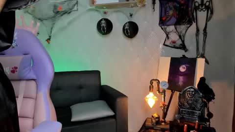 Snapshot of alaia_love77 chatting on 10.08.25 Alaia online show from 10.08.25