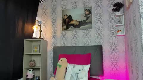 Snapshot of alaia_love77 chatting on 10.12.25 Alaia online show from 10.12.25