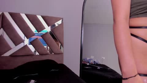 Snapshot of alaia_soto chatting on 03.08.25 alaia_soto online show from 03.08.25