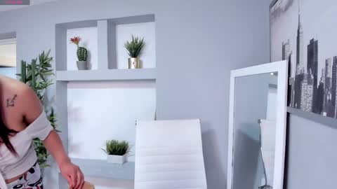 Snapshot of alaia_soto chatting on 03.11.25 alaia_soto online show from 03.11.25