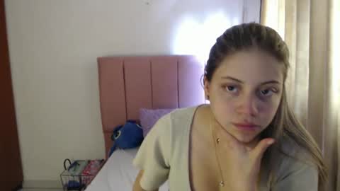 Snapshot of alaina_blessed chatting on 10.08.25 alaina_blessed online show from 10.08.25