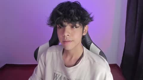 Snapshot of alan18n chatting on 12.23.24 alan18n online show from 12.23.24