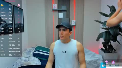 Alan  Kevin can we reach 100 thumbs up please guys  online show from 11.12.25