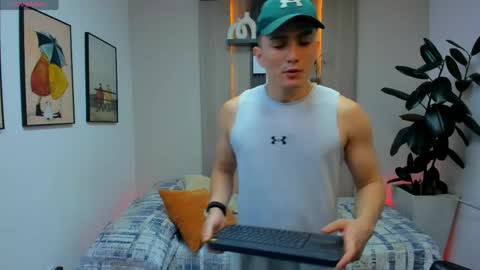 Alan  Kevin can we reach 100 thumbs up please guys  online show from 04.14.26