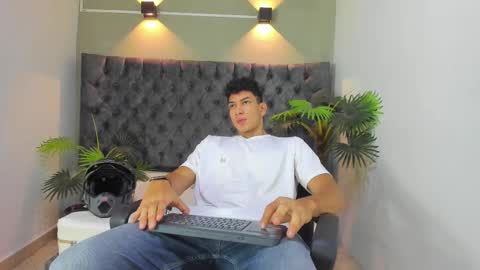Snapshot of alan_redinger chatting on 09.18.25 Alan online show from 09.18.25