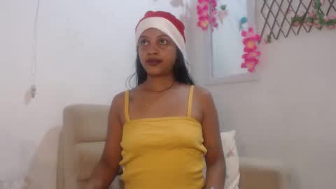Snapshot of alana_2024 chatting on 12.22.24 Working hours pm to am every day online show from 12.22.24