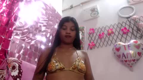Snapshot of alana_2024 chatting on 02.21.25 Working hours pm to am every day online show from 02.21.25