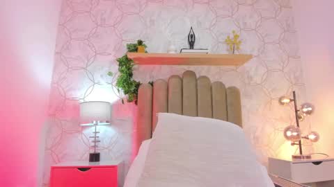 alana_2916 online show from 12.26.24