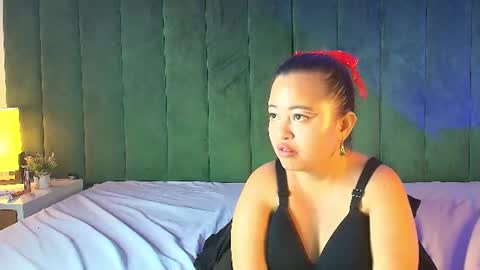 Snapshot of alana_petite chatting on 07.17.26 ALANA PETITE online show from 07.17.26