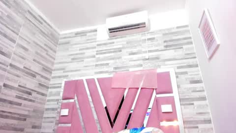 Alana online show from 01.24.25