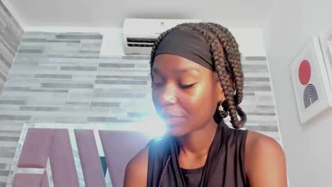 Alana online show from 10.24.25