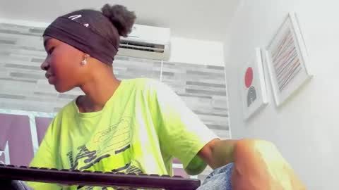 Alana online show from 10.29.25