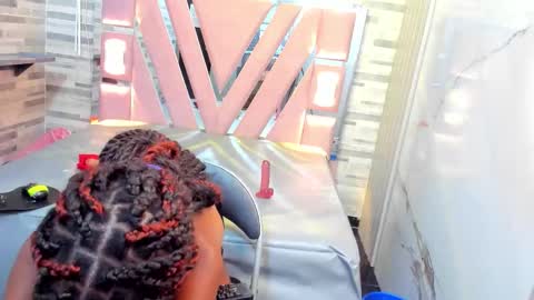 Alana online show from 11.29.25