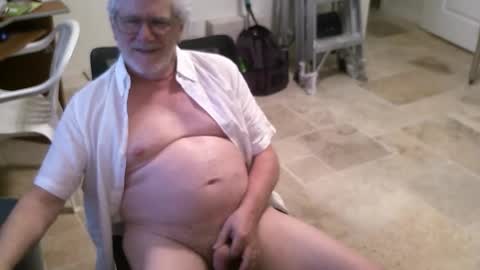 Snapshot of alanlee10allen chatting on 04.15.26 Alanlee10allen online show from 04.15.26