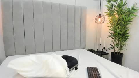 Snapshot of alannablair chatting on 02.10.25 Alanna online show from 02.10.25