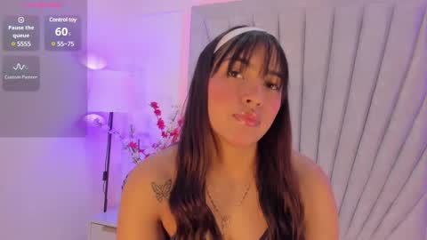 Snapshot of alannablair chatting on 03.11.25 Alanna online show from 03.11.25