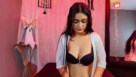 alannagil online show from 10.13.25