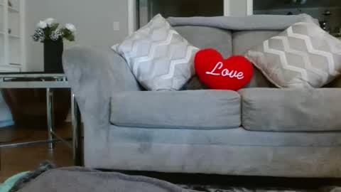 Alanna Rack online show from 01.07.25