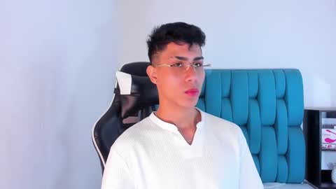 alannaughty_ online show from 02.12.25